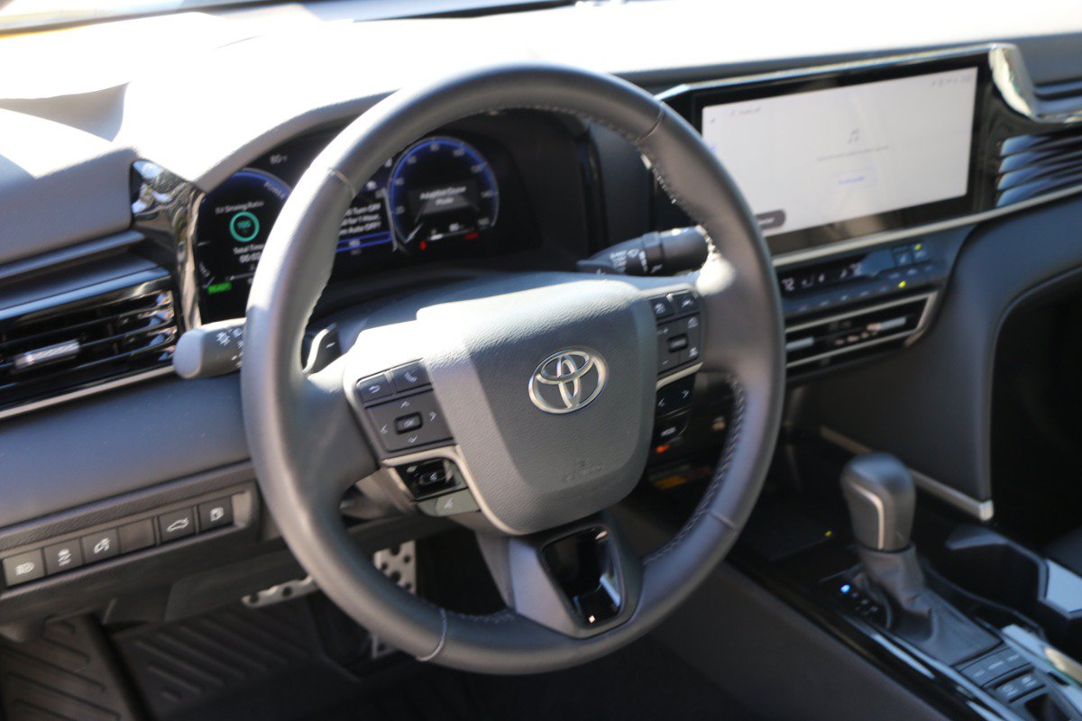 Used 2026 Toyota Camry XSE FWD image 17