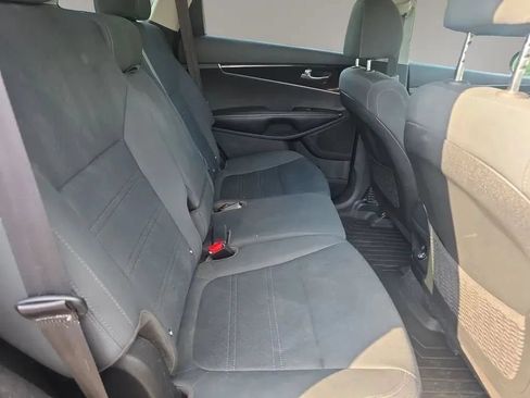 Used 2020 Kia Sorento S AWD/4WD image 13