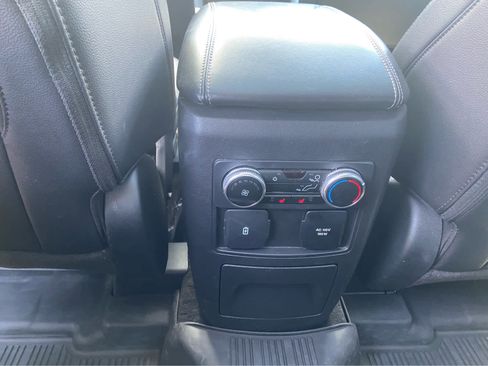 Used 2023 Ford Explorer Limited w/ Limited Technology Package AWD/4WD image 35