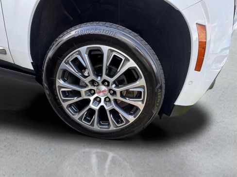Used 2026 GMC Yukon XL Denali w/ Sun & Power Step Package AWD/4WD image 8
