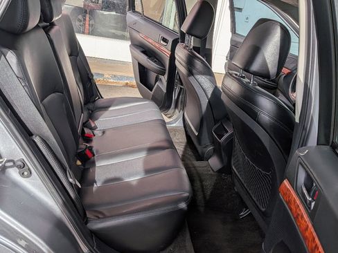 Used 2011 Subaru Outback 2.5i Limited w/ PWR Moonroof Pkg image 13