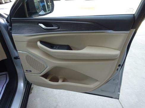 Used 2023 Jeep Grand Cherokee 4WD 4xe image 30