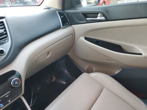 Used 2017 Hyundai Tucson SE Plus w/ Cargo Package image 24