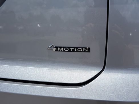 Used 2023 Volkswagen Atlas Cross Sport SEL R-Line AWD/4WD image 46