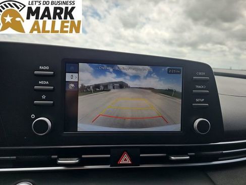 Used 2025 Hyundai Elantra Hybrid FWD image 14