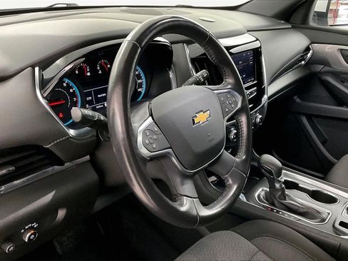Used 2022 Chevrolet Traverse LT image 15
