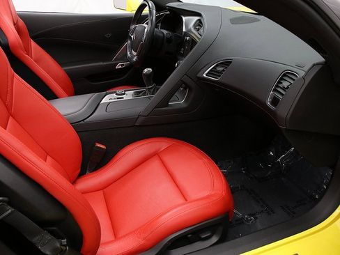 Used 2019 Chevrolet Corvette Stingray Coupe image 25