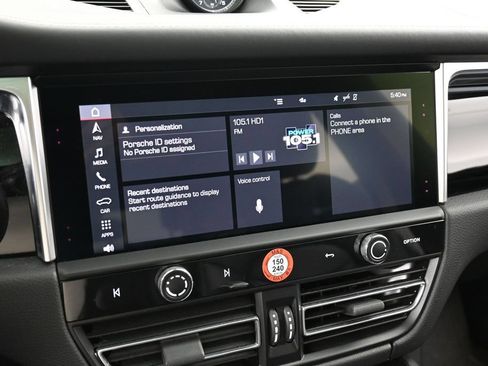 Certified 2023 Porsche Macan S AWD/4WD image 20