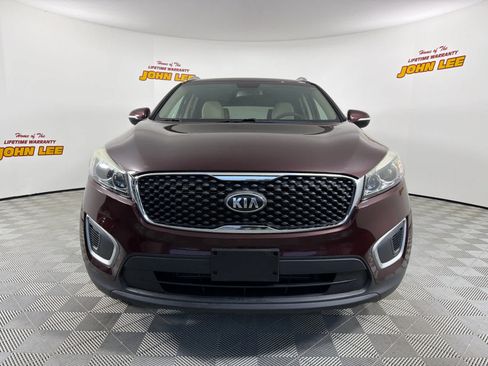 Used 2018 Kia Sorento FWD image 9