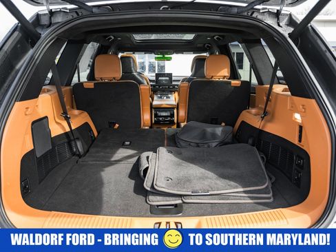 Used 2023 Lincoln Aviator Black Label Grand Touring image 9