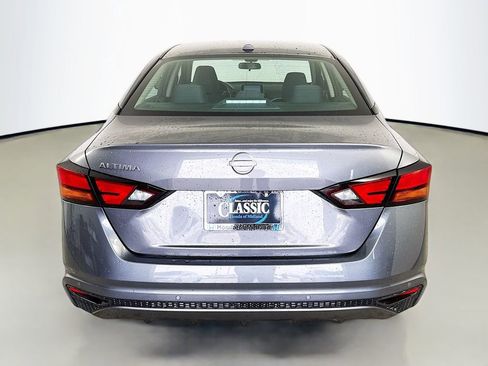 Used 2025 Nissan Altima 2.5 SV image 6