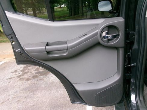 Used 2015 Nissan Xterra S w/ Value Package RWD image 35