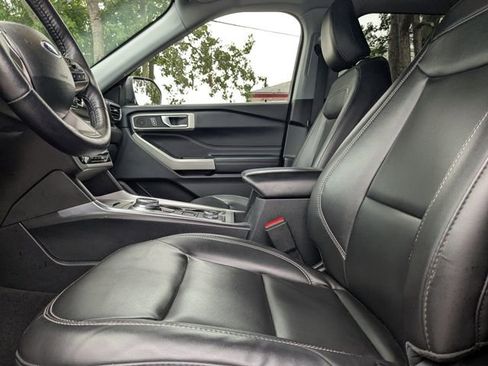 Used 2022 Ford Explorer XLT w/ Equipment Group 202A image 26