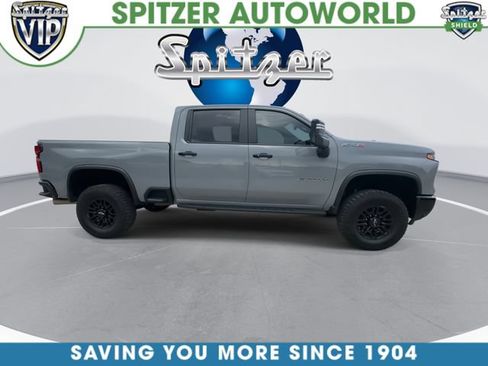 Used 2025 Chevrolet Silverado 2500 ZR2 w/ Technology Package AWD/4WD image 10