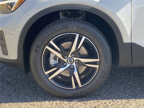 New 2026 Volvo XC40 B4 Core image 11