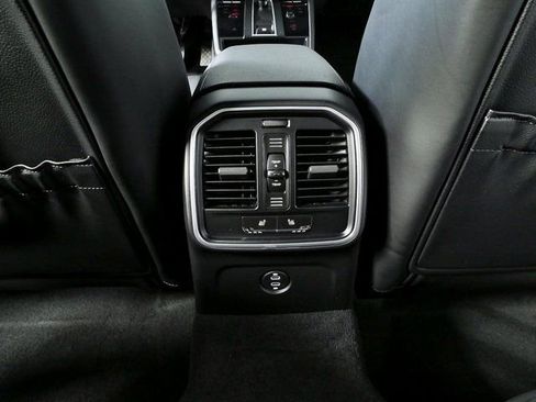 New 2026 Porsche Macan image 20