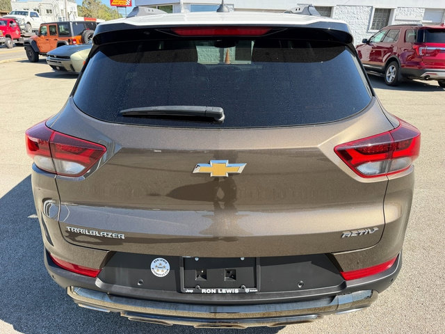 Used 2022 Chevrolet TrailBlazer ACTIV w/ Sun and Liftgate Package FWD image 4