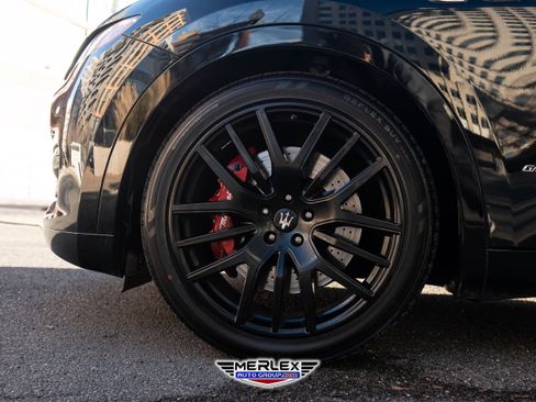 Used 2019 Maserati Levante S GranLusso image 9