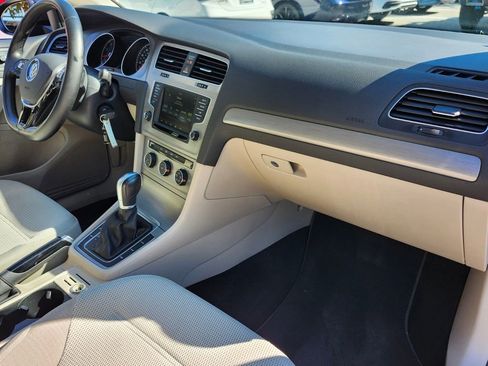 Used 2016 Volkswagen Golf S image 14