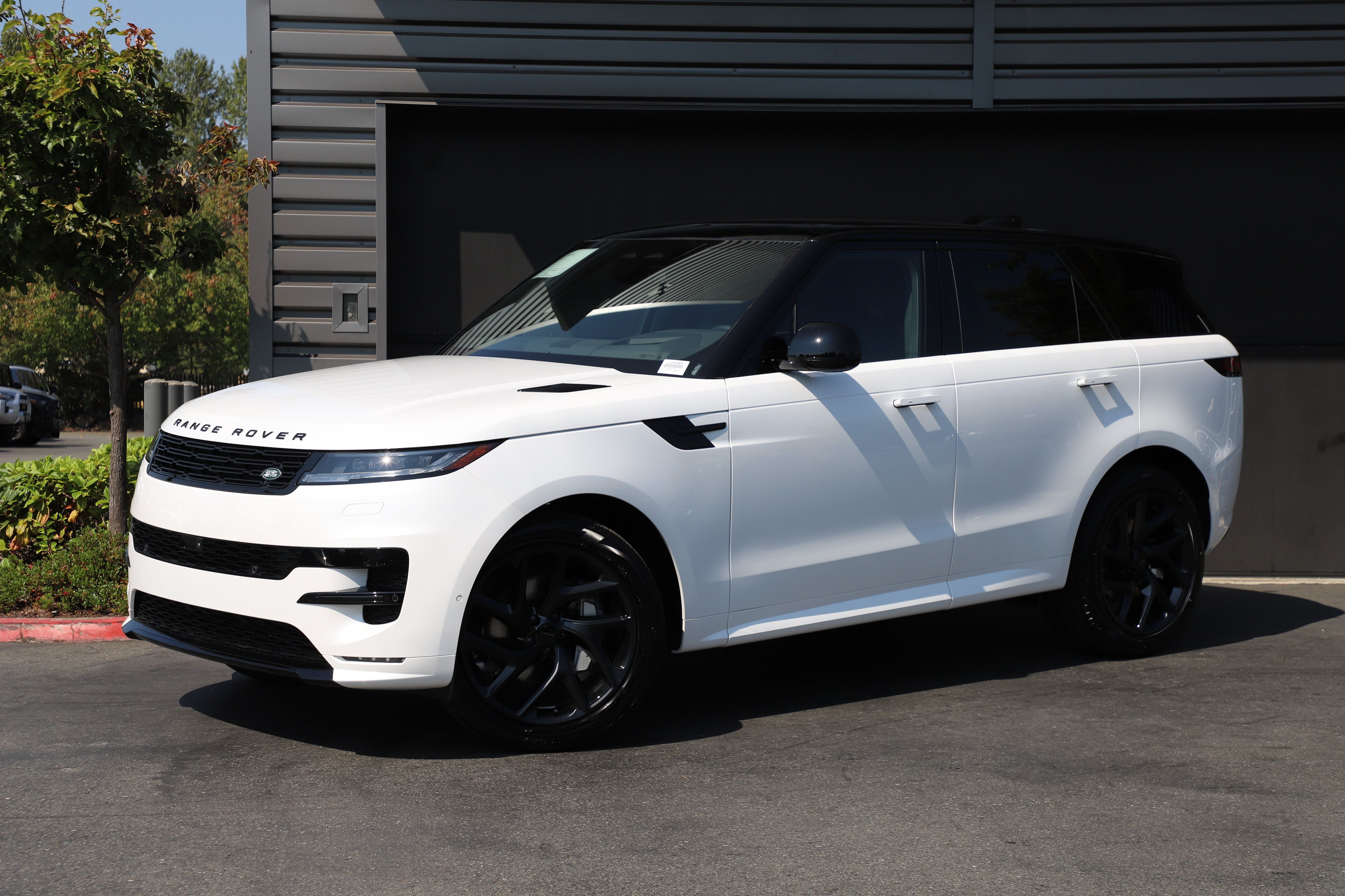 New 2026 Land Rover Range Rover Sport Dynamic SE AWD/4WD image 1
