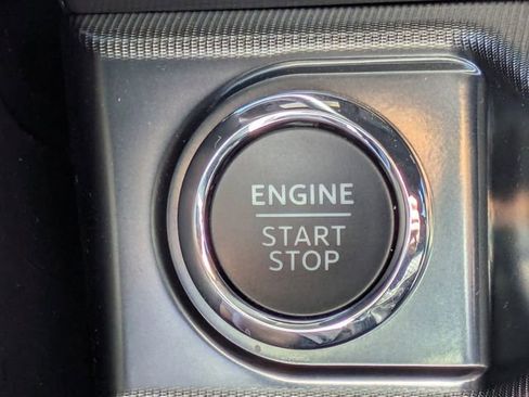 Used 2025 Ford F150 Lariat w/ Equipment Group 501A Mid image 33