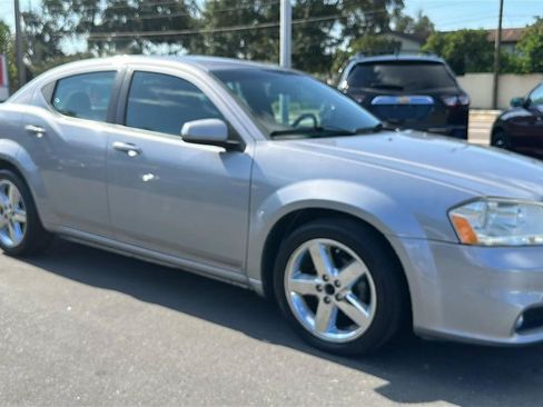 Used 2013 Dodge Avenger SXT FWD image 5