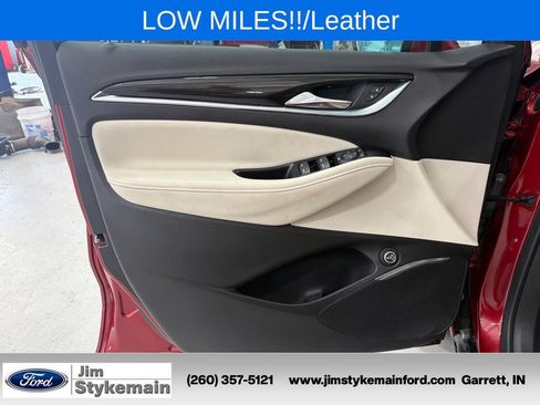 Used 2023 Buick Enclave Essence FWD image 18