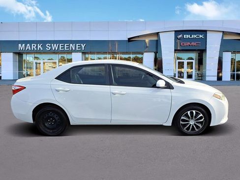 Used 2016 Toyota Corolla LE image 26