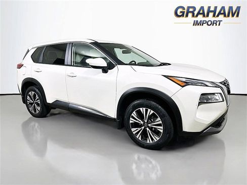 Used 2023 Nissan Rogue SV image 1
