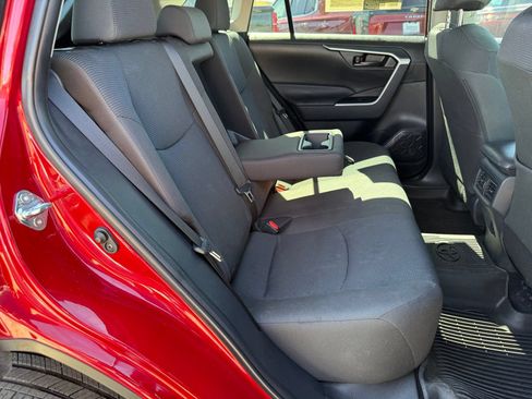 Used 2025 Toyota RAV4 LE AWD/4WD image 35