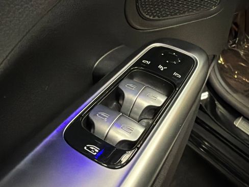 Used 2025 Mercedes-Benz C 300 Sedan image 22