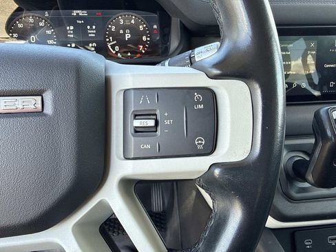 Used 2020 Land Rover Defender 110 SE image 16
