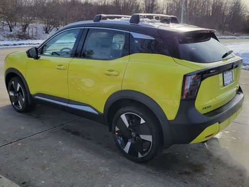 New 2025 Nissan Kicks SR w/ SR Premium Package image 4