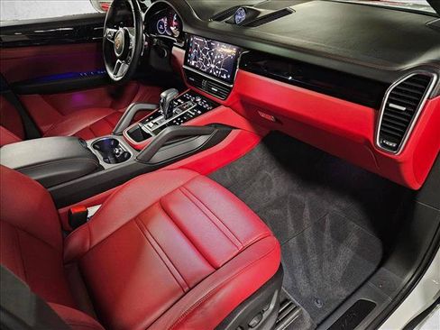 Used 2022 Porsche Cayenne GTS AWD/4WD image 21