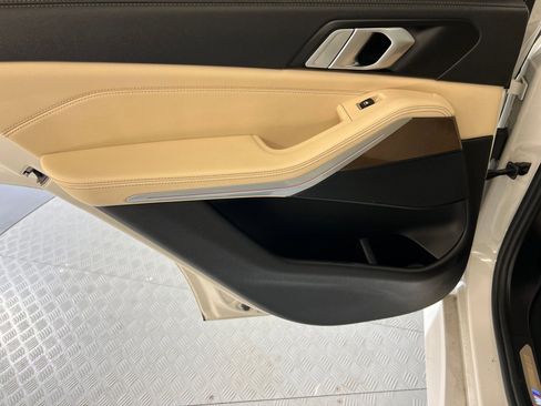 Used 2021 BMW X5 sDrive40i w/ M Sport Package image 31