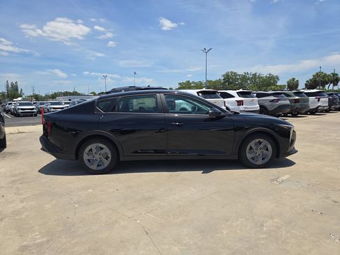 New 2026 Kia K4 FWD image 9