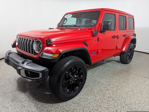 Used 2025 Jeep Wrangler Sahara w/ Safety Group image 3