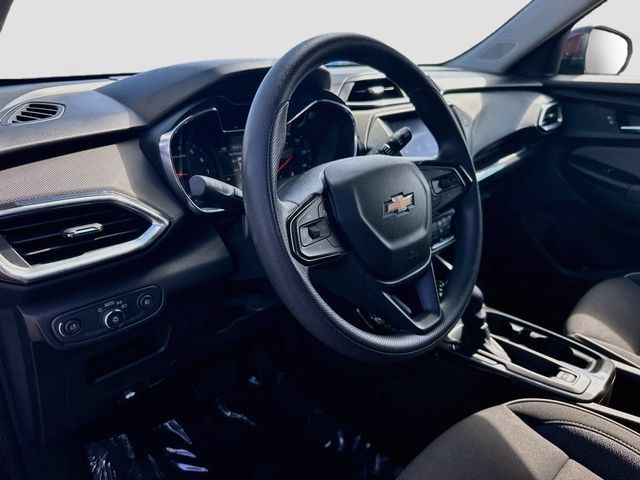 Used 2023 Chevrolet TrailBlazer LT FWD image 11