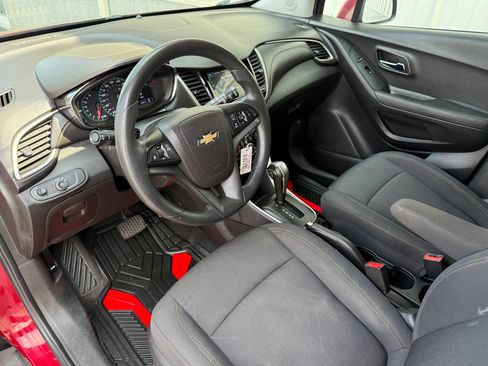 Used 2019 Chevrolet Trax LT AWD/4WD image 26