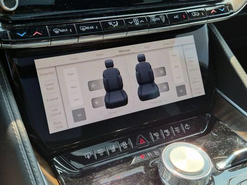 Used 2022 Jeep Grand Wagoneer Series I AWD/4WD image 23
