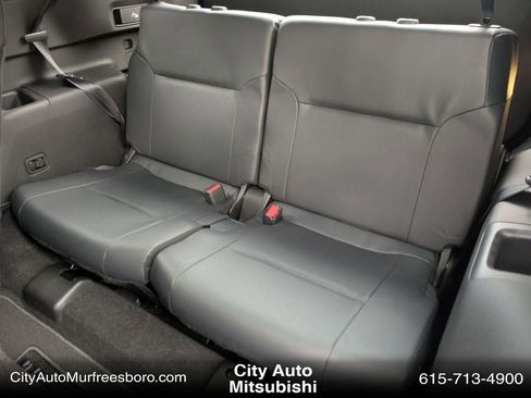 New 2025 Mitsubishi Outlander SE image 24