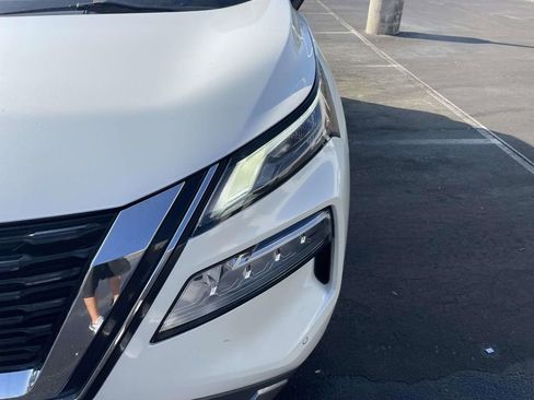 Used 2022 Nissan Rogue SL w/ SL Premium Package image 13