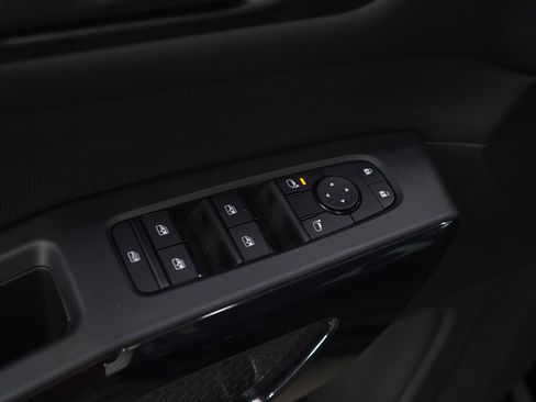 Used 2024 Nissan Pathfinder S image 19