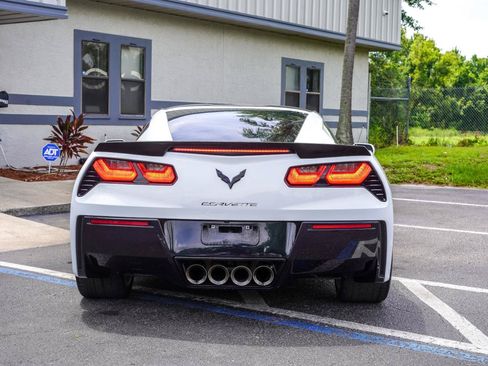 Used 2015 Chevrolet Corvette Stingray Coupe RWD image 4