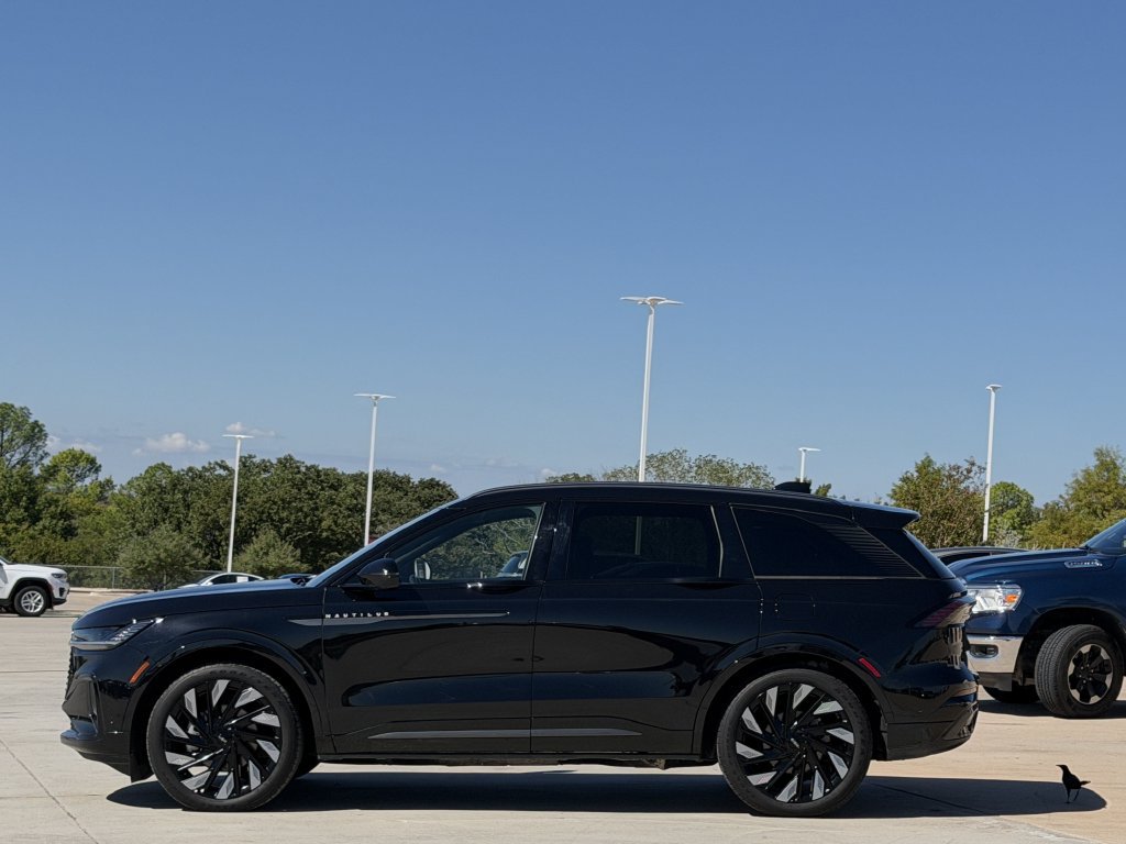 Used 2024 Lincoln Nautilus Reserve w/ Equipment Group 202A AWD/4WD image 3