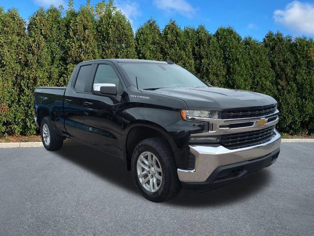 Used 2020 Chevrolet Silverado 1500 LT w/ All-Star Edition AWD/4WD image 3