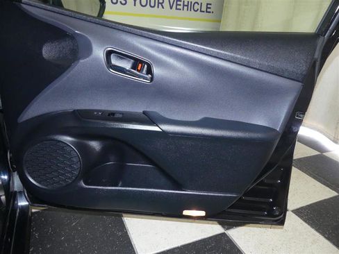 Used 2022 Toyota Prius LE image 23