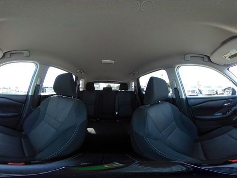 Used 2025 Nissan Rogue SV image 43