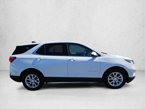 Used 2019 Chevrolet Equinox LT w/ Driver Convenience Package image 4