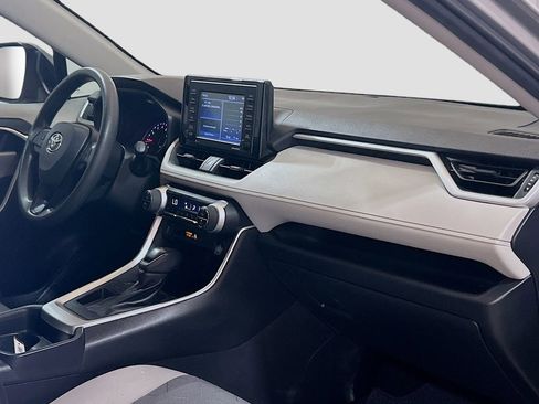 Used 2020 Toyota RAV4 XLE w/ Convenience Package FWD image 26